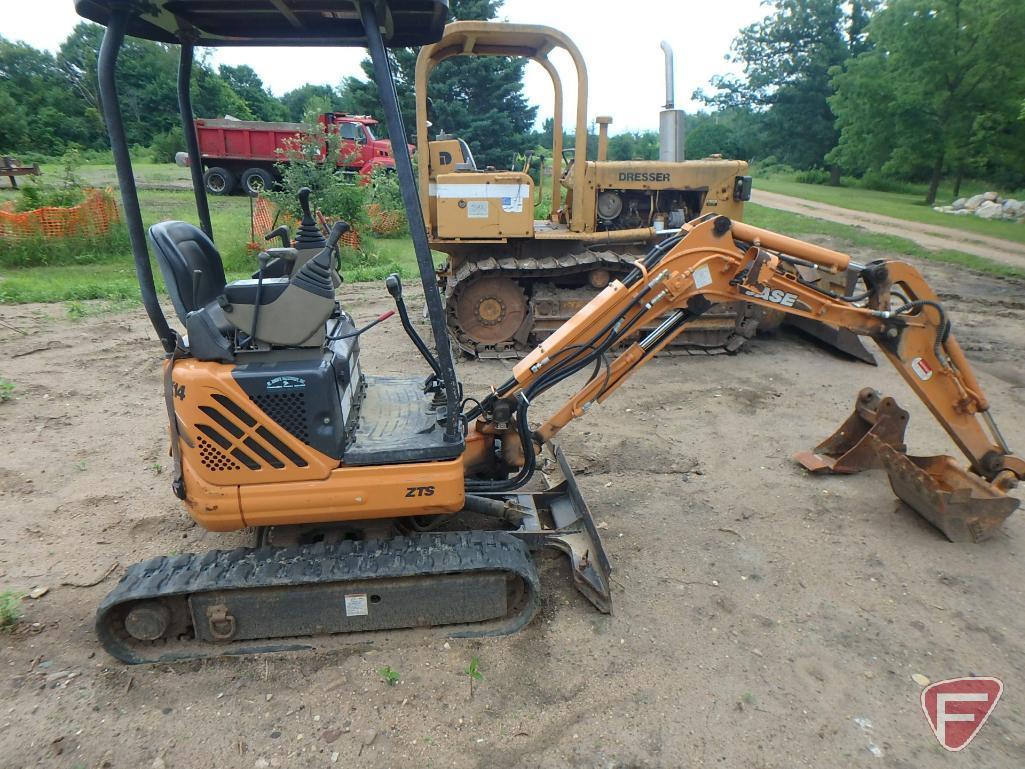 Case ZTS CX14 mini excavator with 17" Case bucket with teeth, 1046 hrs showing, PIN DFE0001074