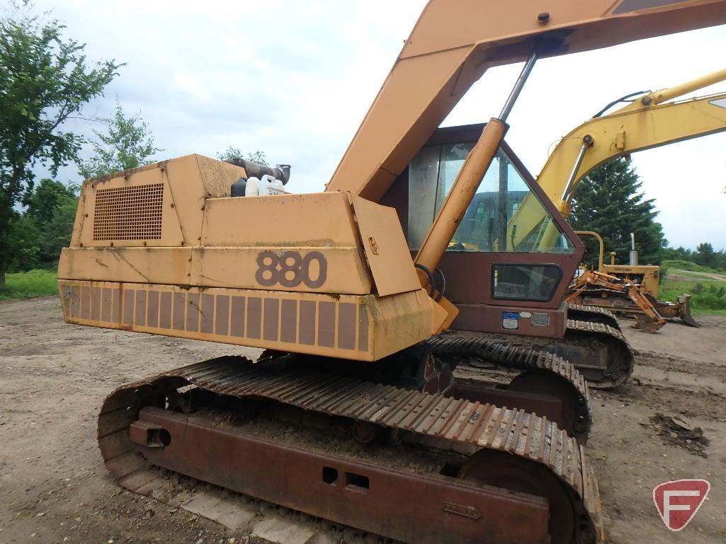 Case 880 excavator with 35" bucket, sn 6201044