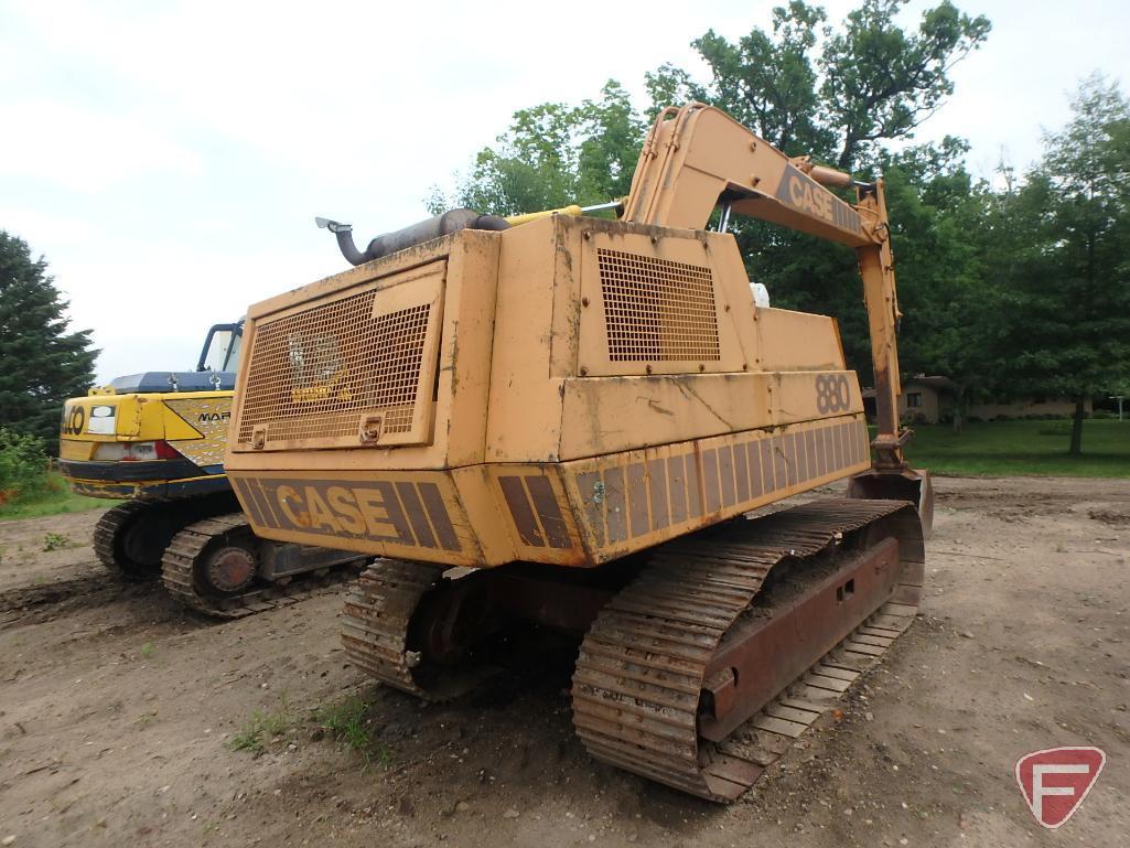 Case 880 excavator with 35" bucket, sn 6201044