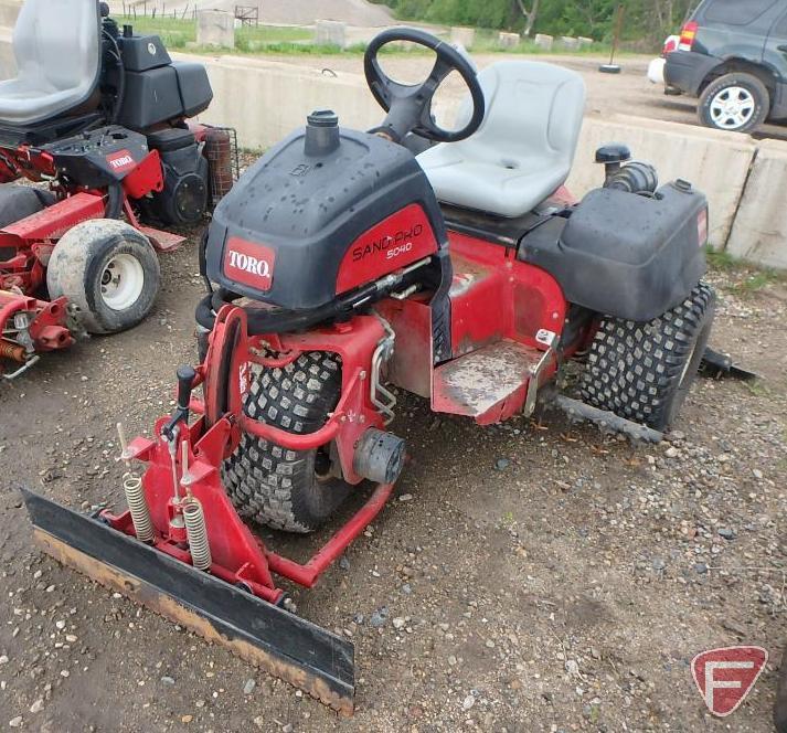 2008 Toro Sand Pro, model 5040, 3 wheel drive, 3976 hours, 36" front blade