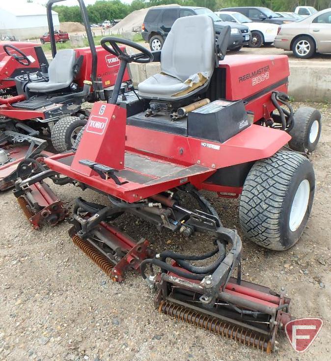 Toro Reelmaster 5100D diesel fairway mower, 2,671 hours, no brakes