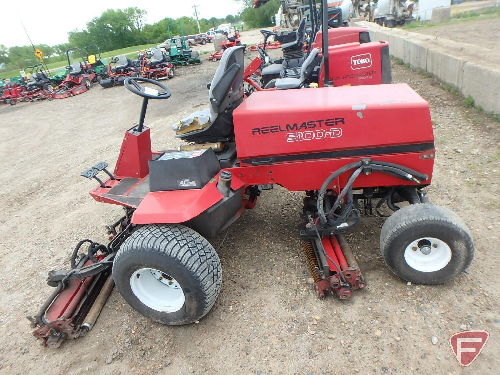 Toro Reelmaster 5100D diesel fairway mower, 2,671 hours, no brakes