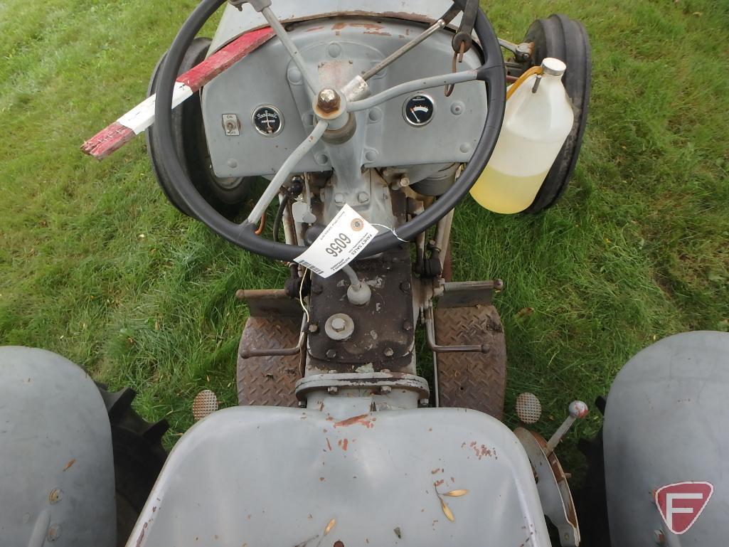 Ferguson T020 tractor, sn plate missing