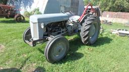 Ferguson T020 tractor, sn plate missing