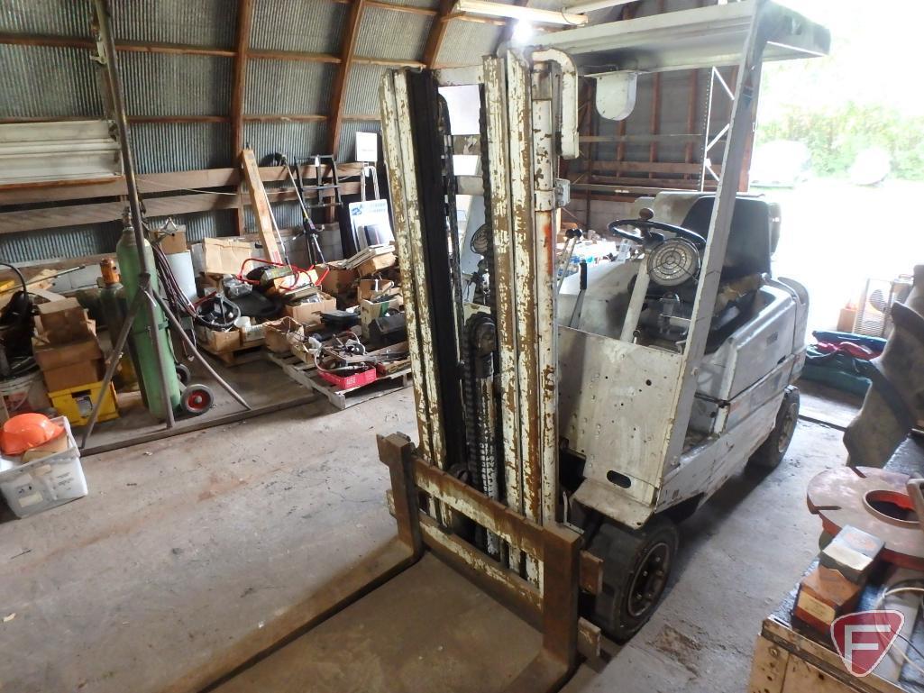 Baker LP forklift, 13230 hrs showing, estimated 4000lb capacity