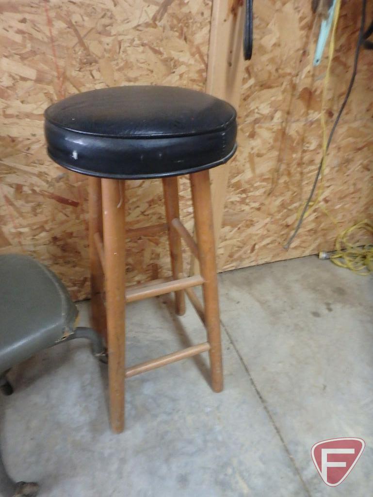 (5) office chairs and stool