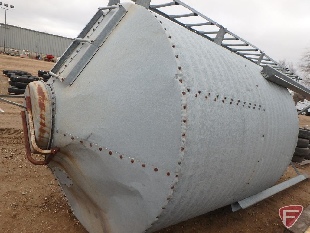 Butler bulk bin with flex auger feed, was used with corn stove (lot 678)