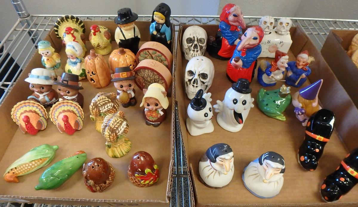 Salt/Pepper shakers: Halloween and Thanksgiving