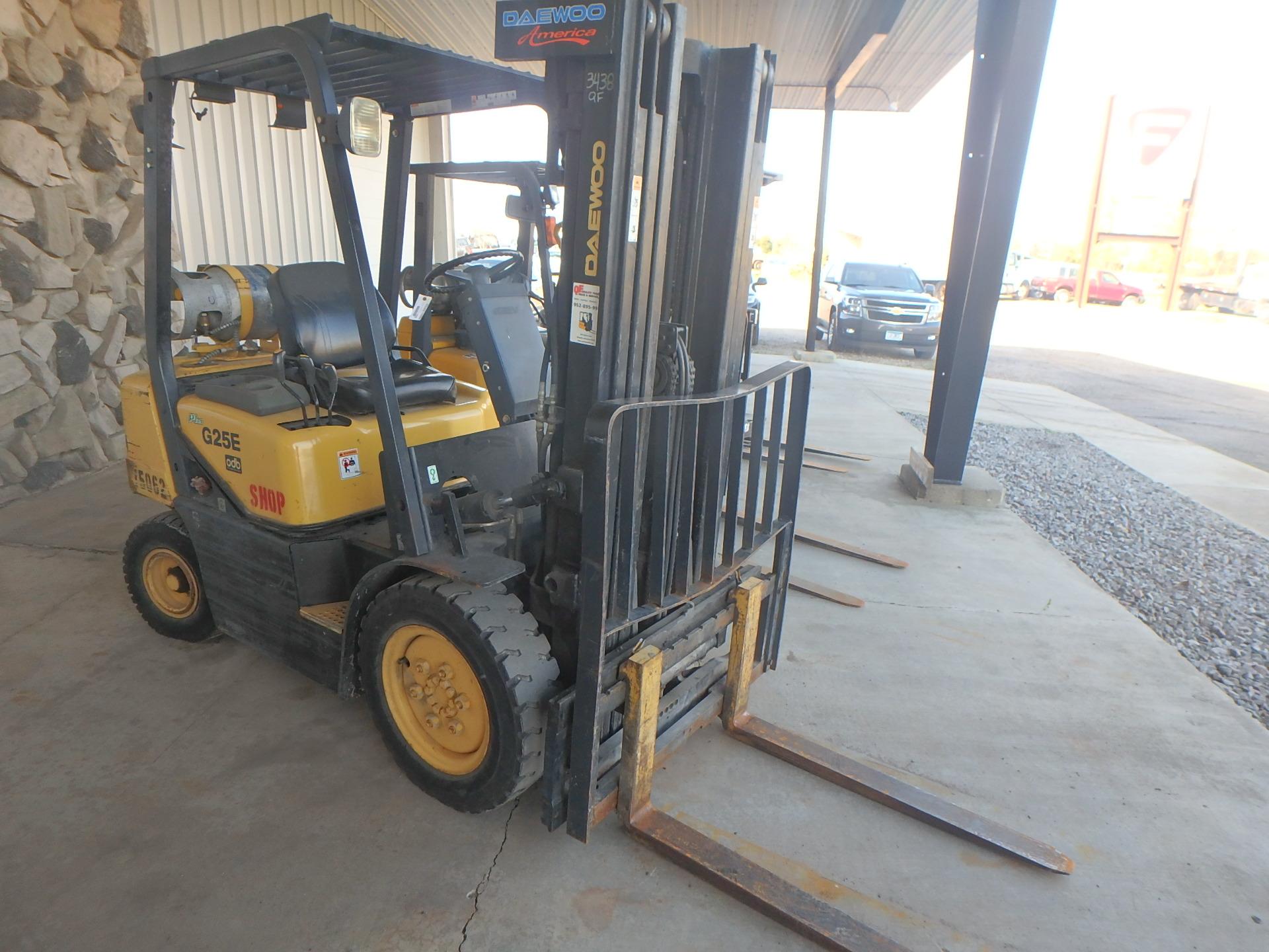 Daewoo G25E LP forklift, SN: GA-00731, 1,889 hrs showing