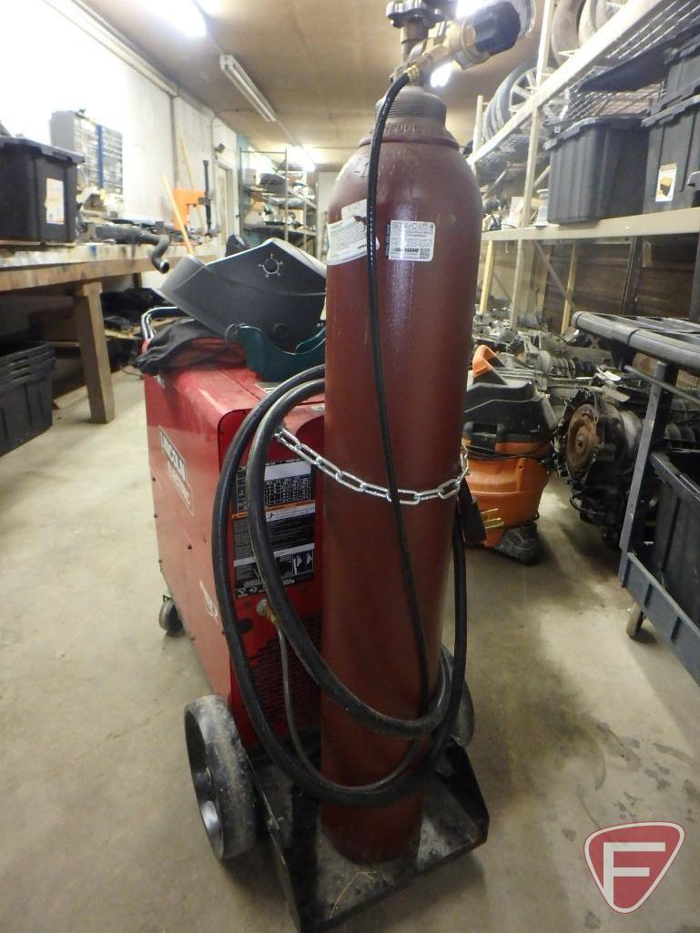 Lincoln Electric 216 Power Mig welder with Maxtrac wire drive system and diamond core technology