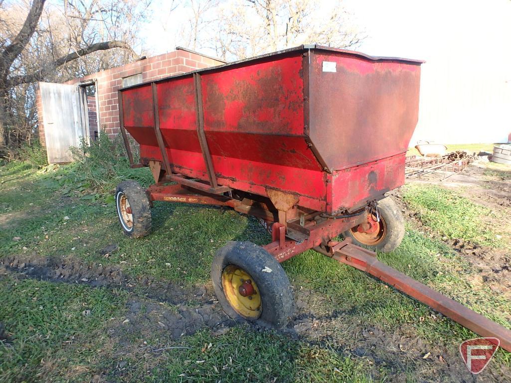 BB&B steel hyd. lift flare box on Minnesota Super 6 running gear