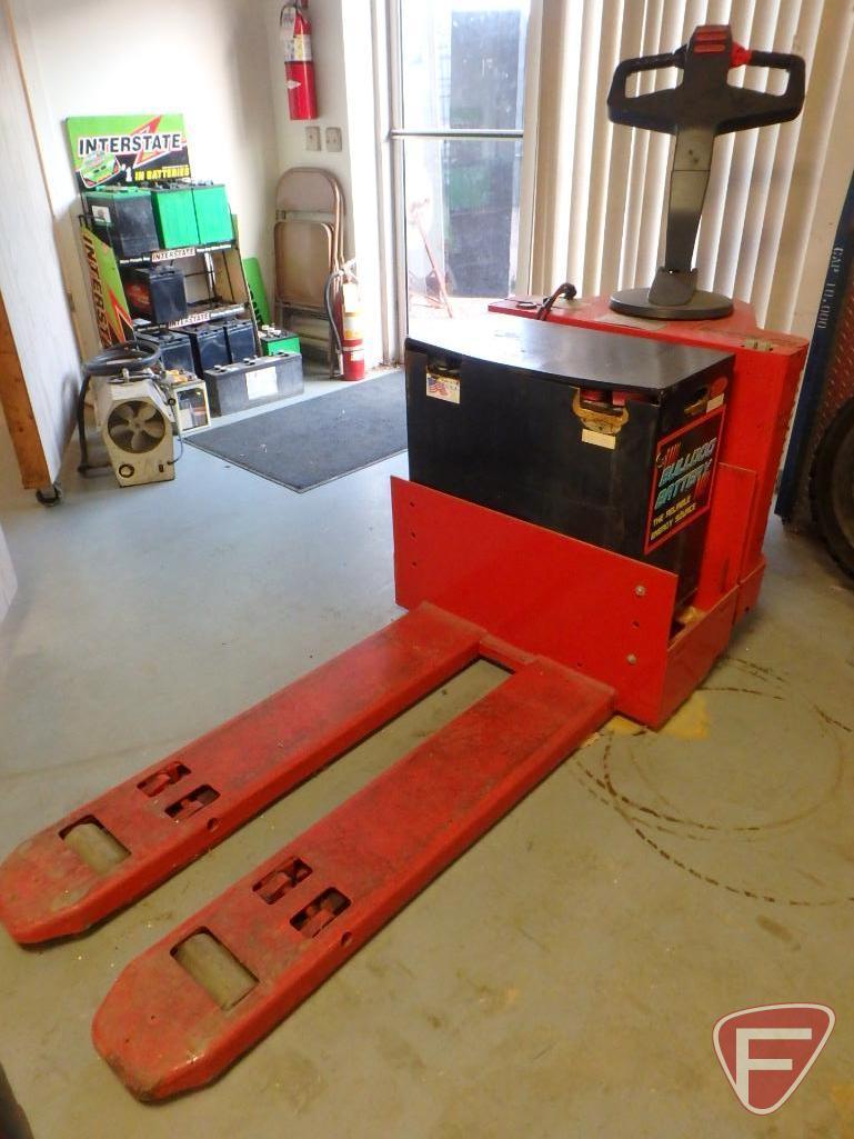 Raymond 24v electric pallet jack, hrs unreadable