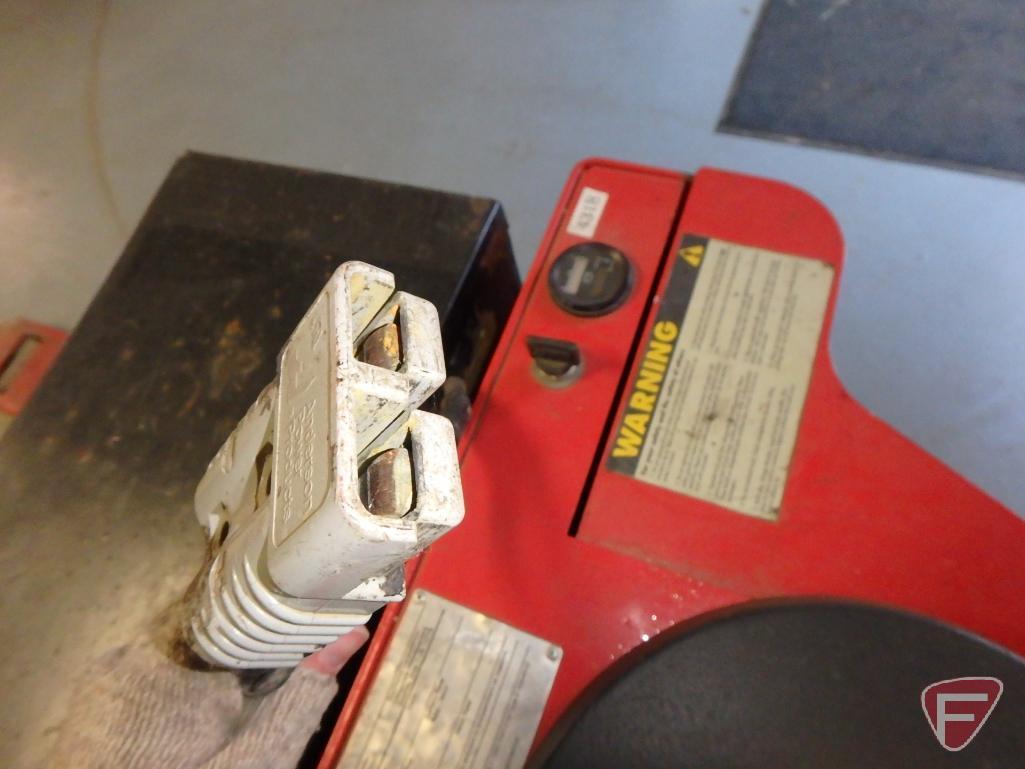 Raymond 24v electric pallet jack, hrs unreadable