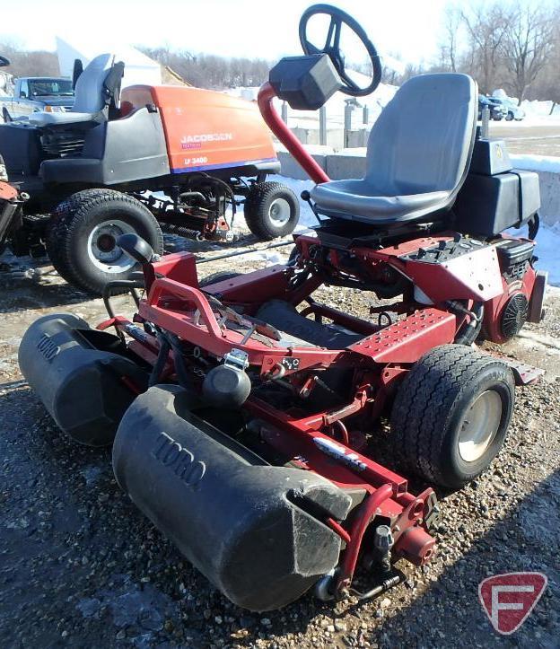 Toro Greensmaster 3100 3WD triplex reel mower, Vanguard 16 HP V-Twin gas engine, 4905 hrs