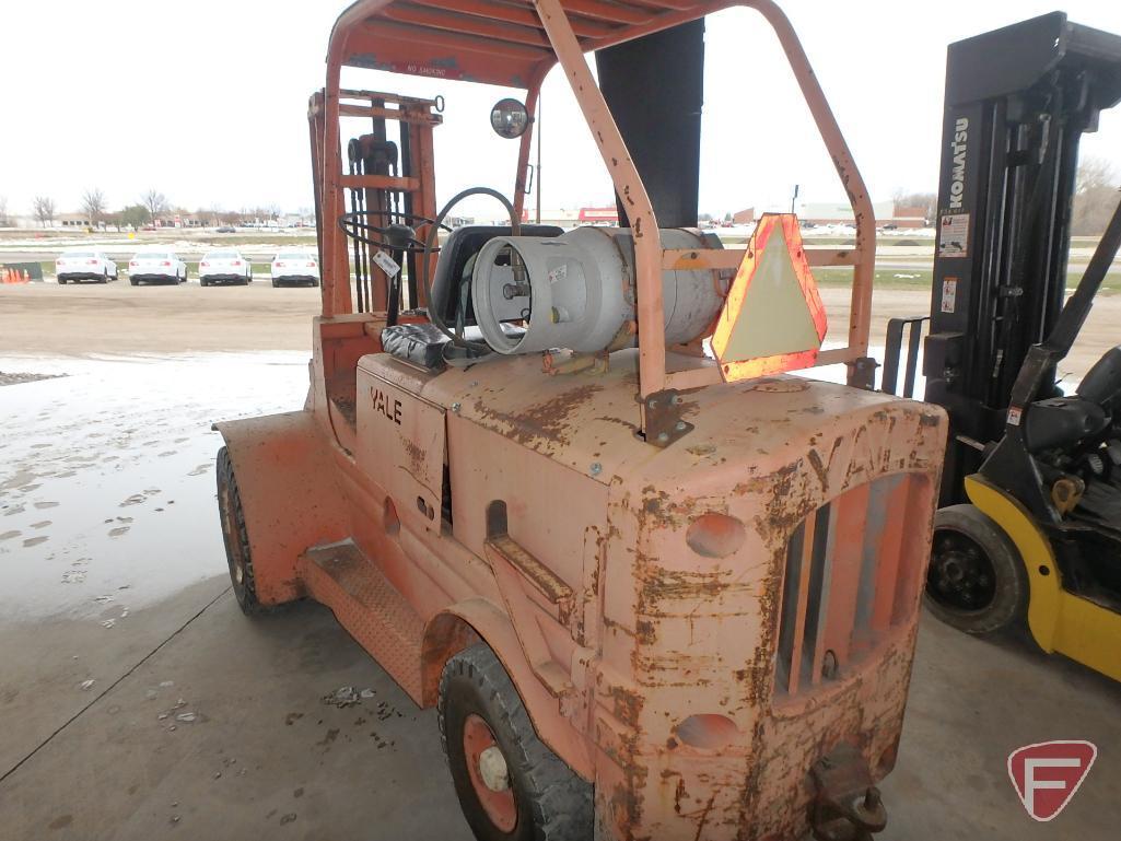 Yale L51P-060-CFS LP gas forklift, 3209 hrs showing, OHG, 6"x48" forks, 2-stage mast