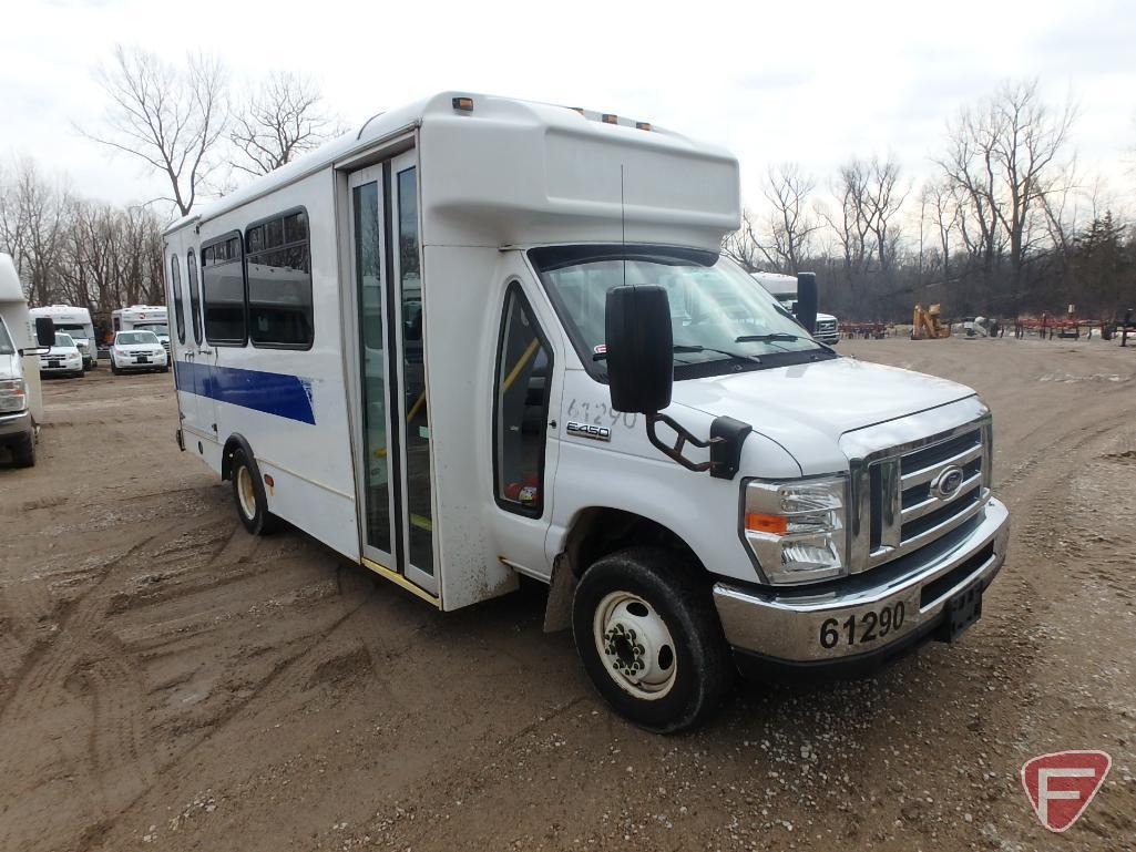 2014 Ford E-450 Super Duty Glaval Bus