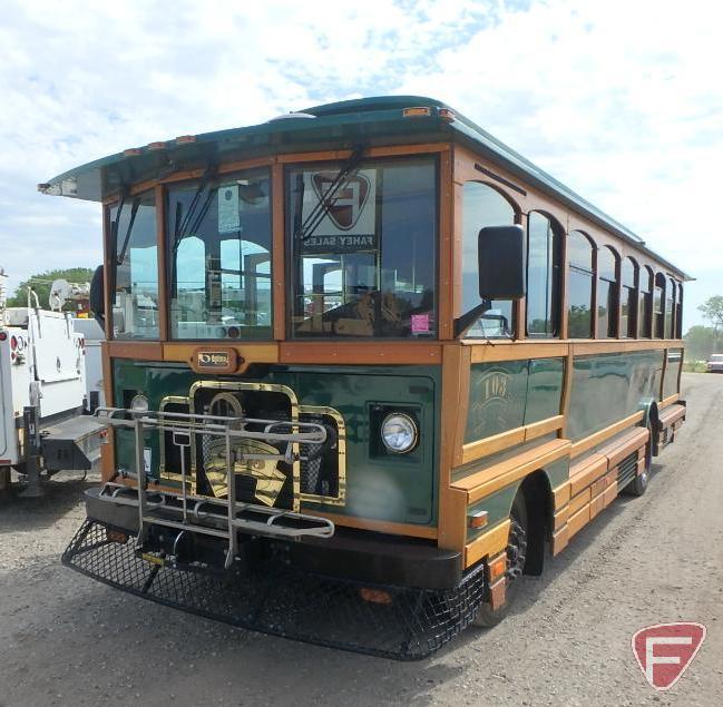 2005 Optima Streetcar Bus