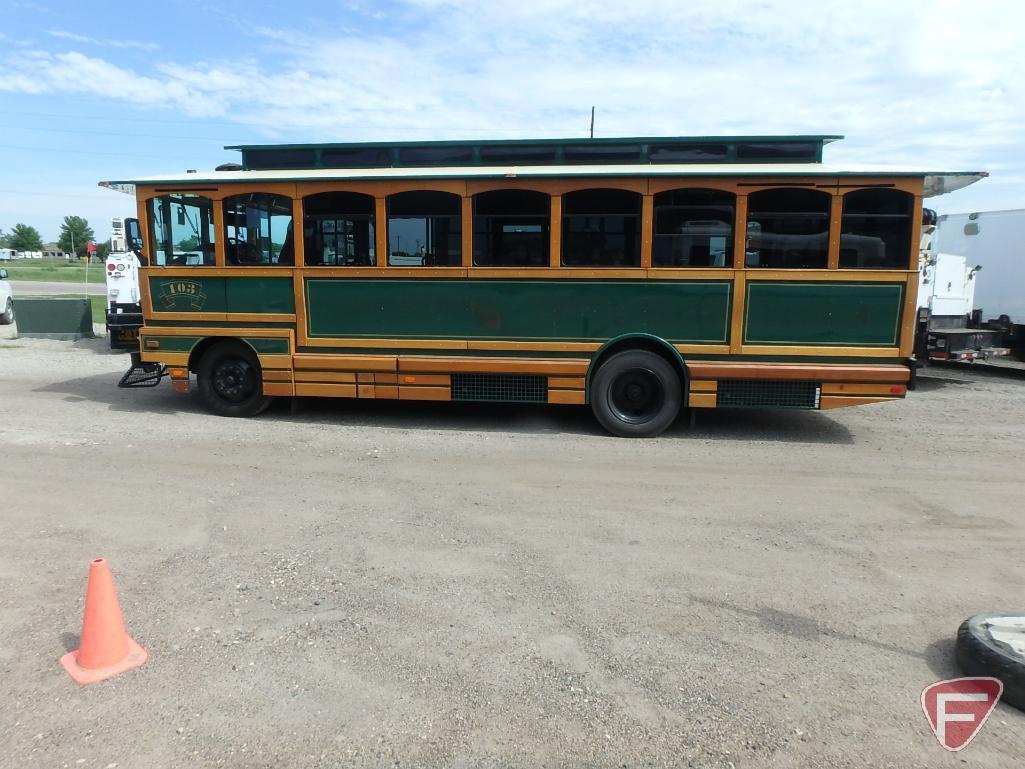 2005 Optima Streetcar Bus