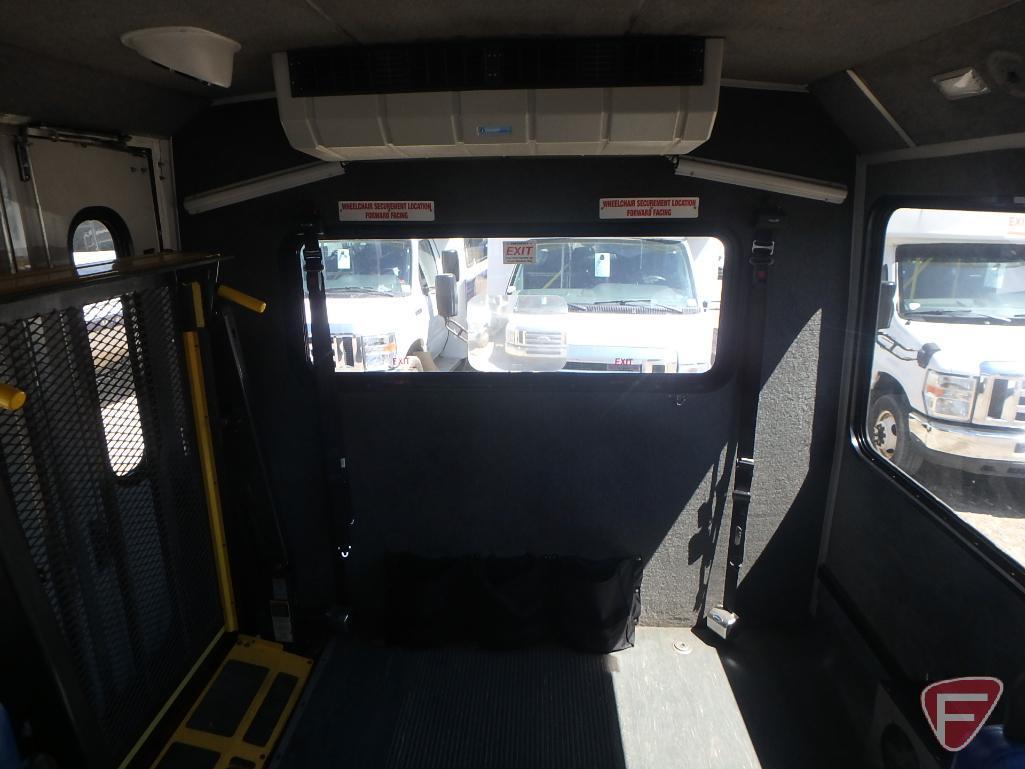 2014 Ford E-450 Super Duty Glaval Bus