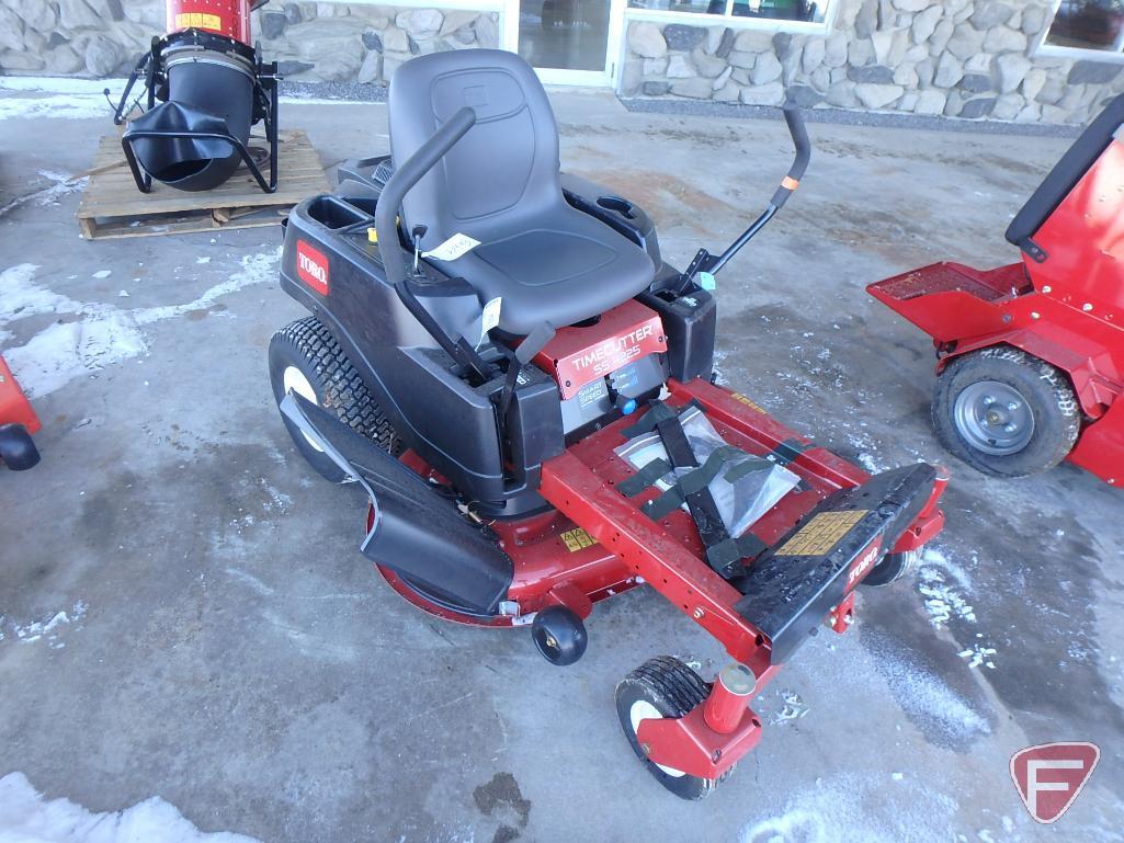 Toro SS4225 Timecutter zero turn riding mower with 42" mid mount rotary deck