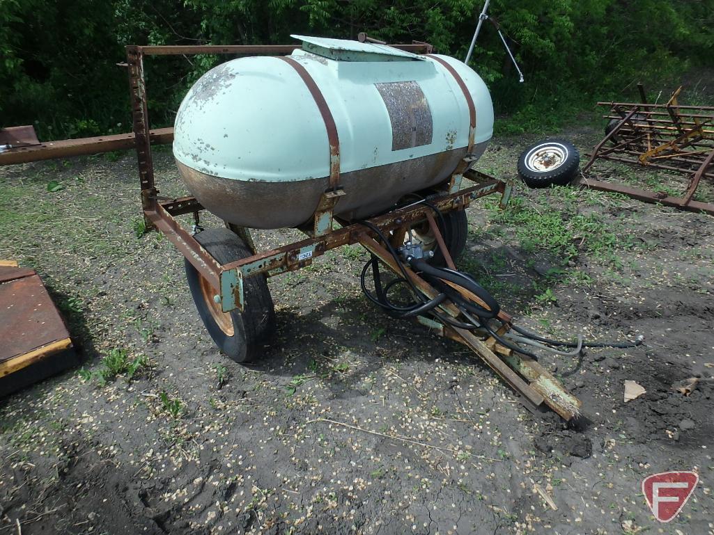 Pull type sprayer tank with 200 gallon fiberglass tank, no boom or pump