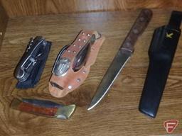 Knives: Brasil, Gerber, and others, most have sheaths. Contents of shelf.