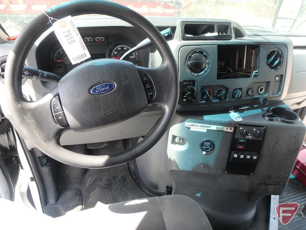 2014 Ford E-450 Super Duty Glaval Bus