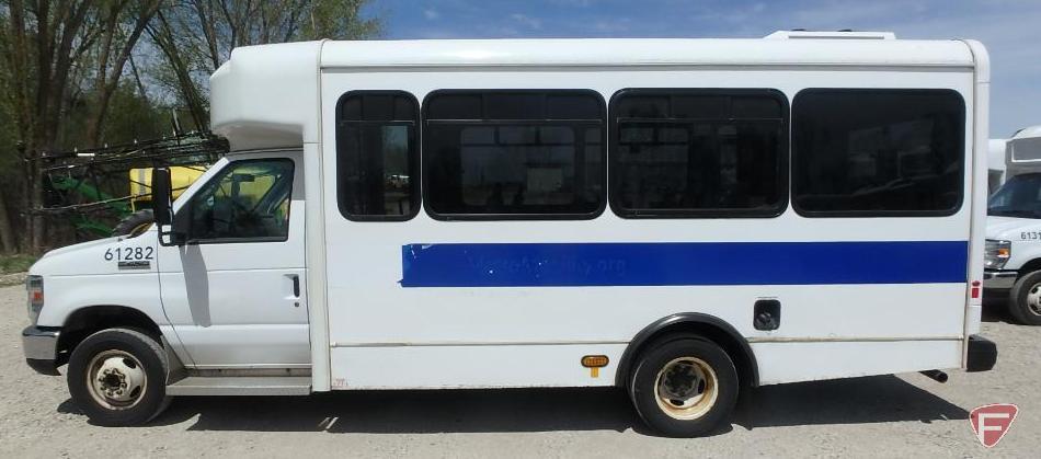 2014 Ford E-450 Super Duty Glaval Bus