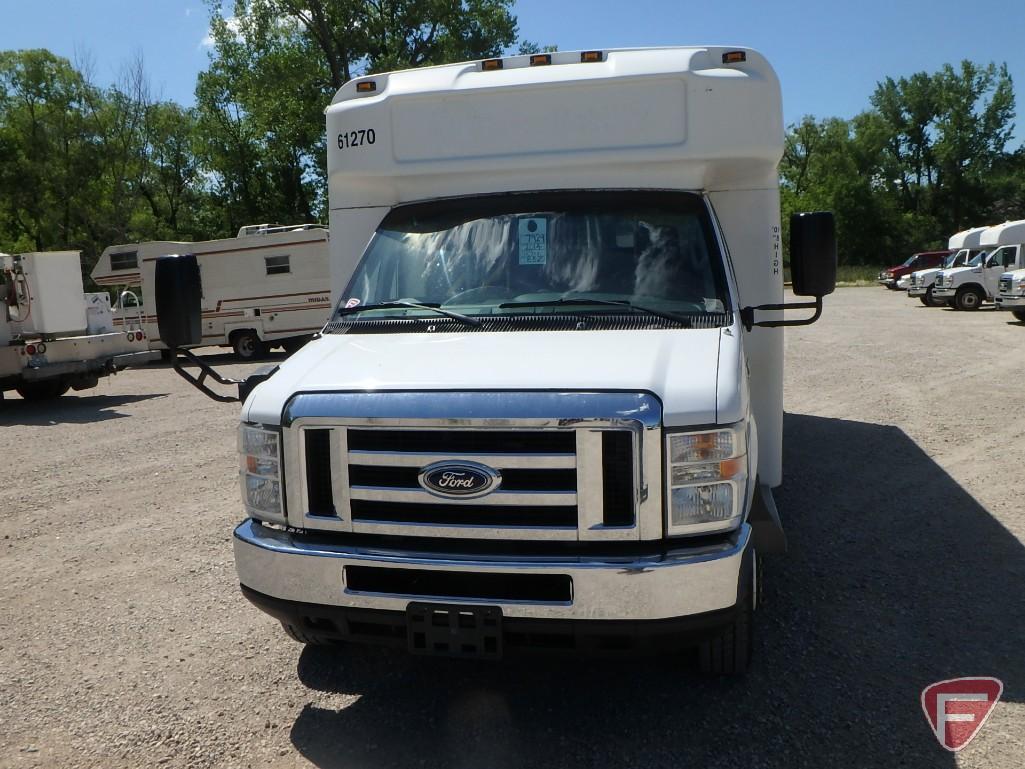 2014 Ford E-450 Super Duty Glaval Bus