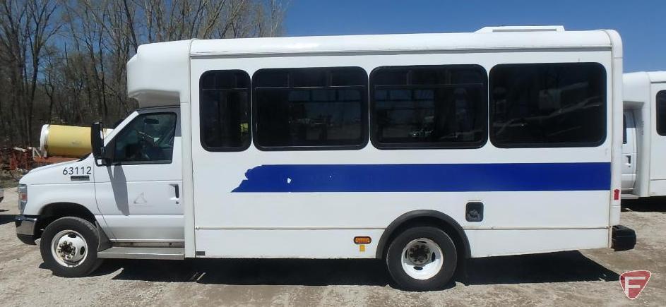 2014 Ford E-450 Super Duty Glaval Bus