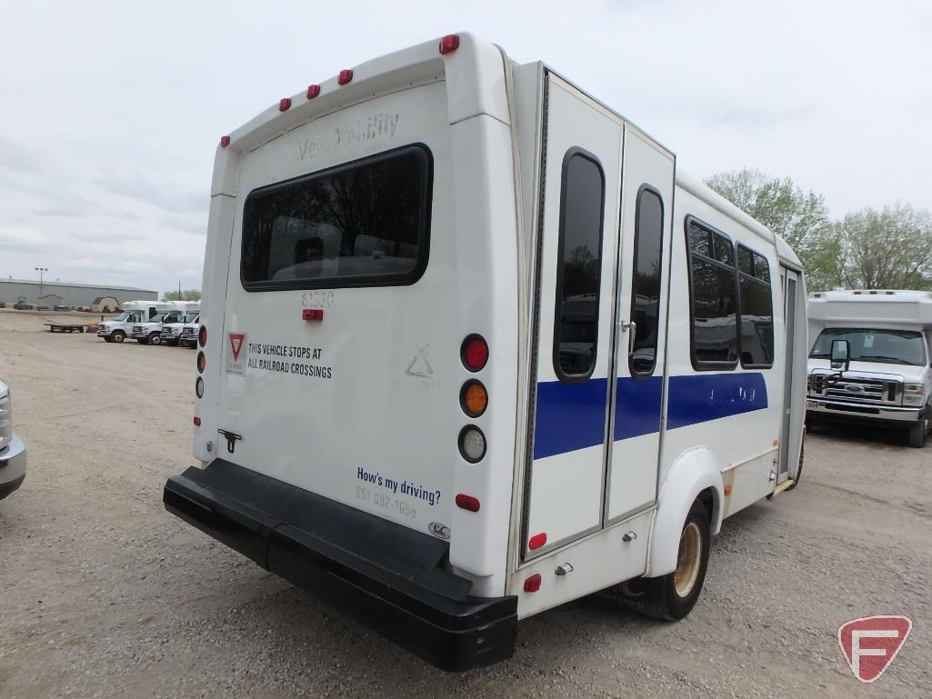 2014 Ford E-450 Super Duty Elkhart Bus