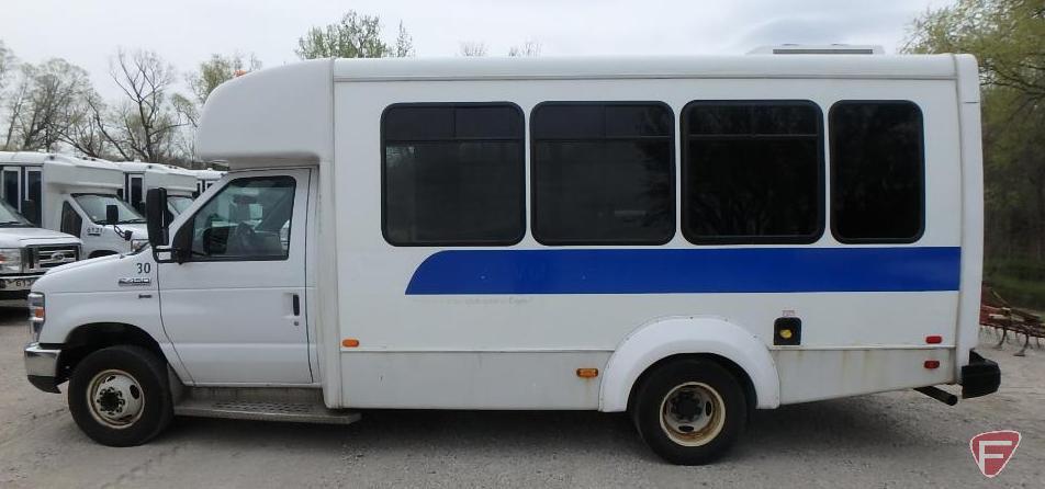 2014 Ford E-450 Super Duty Elkhart Bus