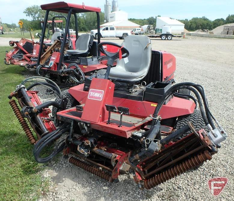 Toro Reelmaster 5500D 2WD diesel 5-gang reel mower, 3,638 hrs.