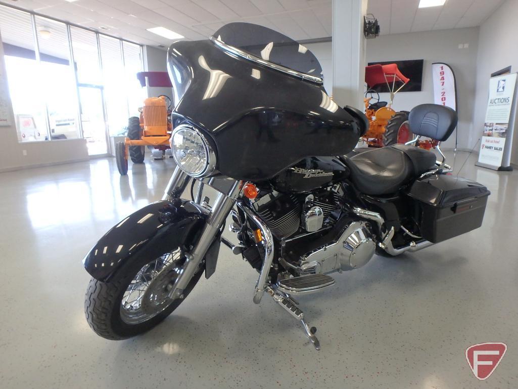 2006 Harley-Davidson FLHX Motorcycle