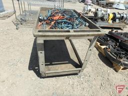 Utility cart 37.5x26", with extension cords