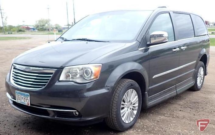 2012 Chrysler Town & Country Rollx Van (Wheelchair/Handicap)