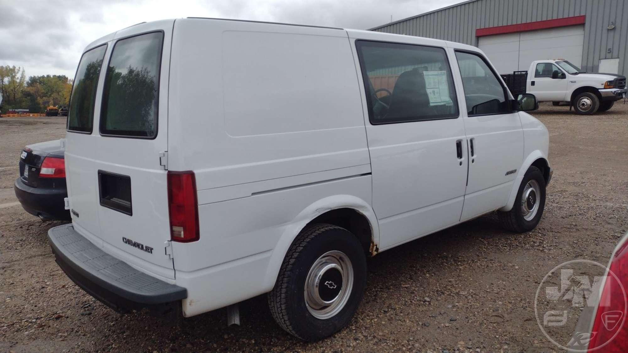 1999 CHEVROLET ASTRO VAN VIN: 1GCDM19W6XB202374 CARGO VAN