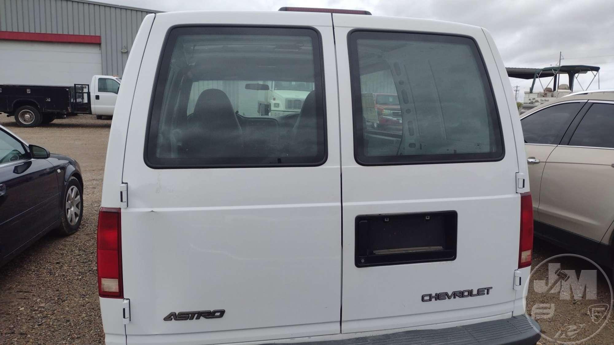 1999 CHEVROLET ASTRO VAN VIN: 1GCDM19W6XB202374 CARGO VAN