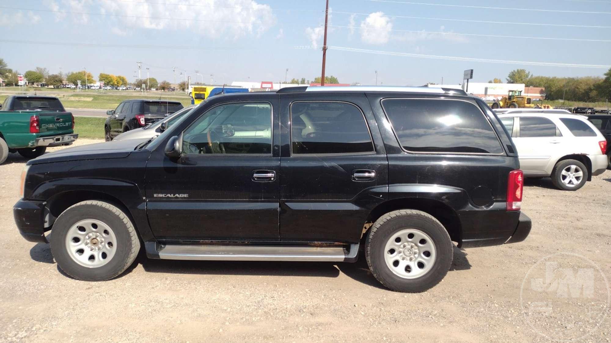 2004 CADILLAC ESCALADE VIN: 1GYEK63N24R296659 SUV