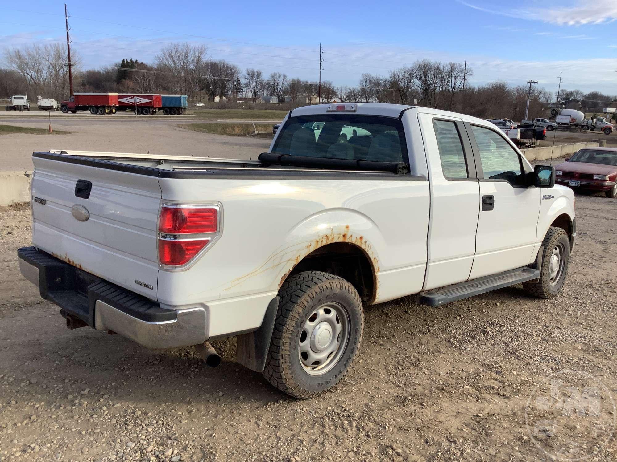 2011 FORD F-150 XL EXTENDED CAB 4X4 PICKUP VIN: 1FTFX1EF2BFB43833