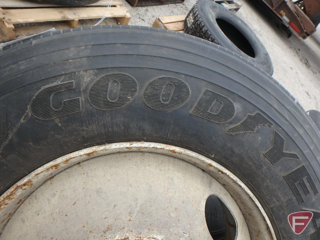 (1) Goodyear tire 11r 24.5 on rim : (1) GT tire 11r 24.5 on rim