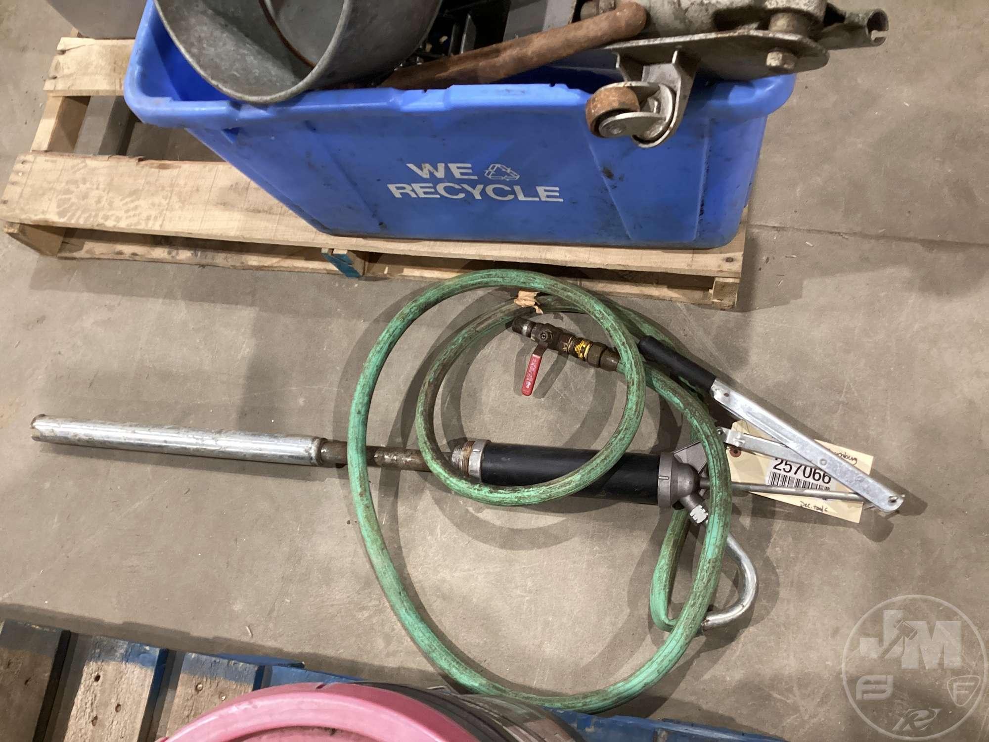 OIL BARREL PUMP WITH HOSE