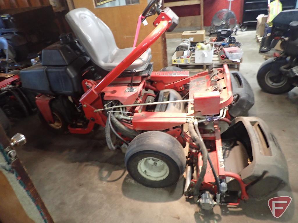 Toro Greensmaster 3100, 2 wheel drive triplex