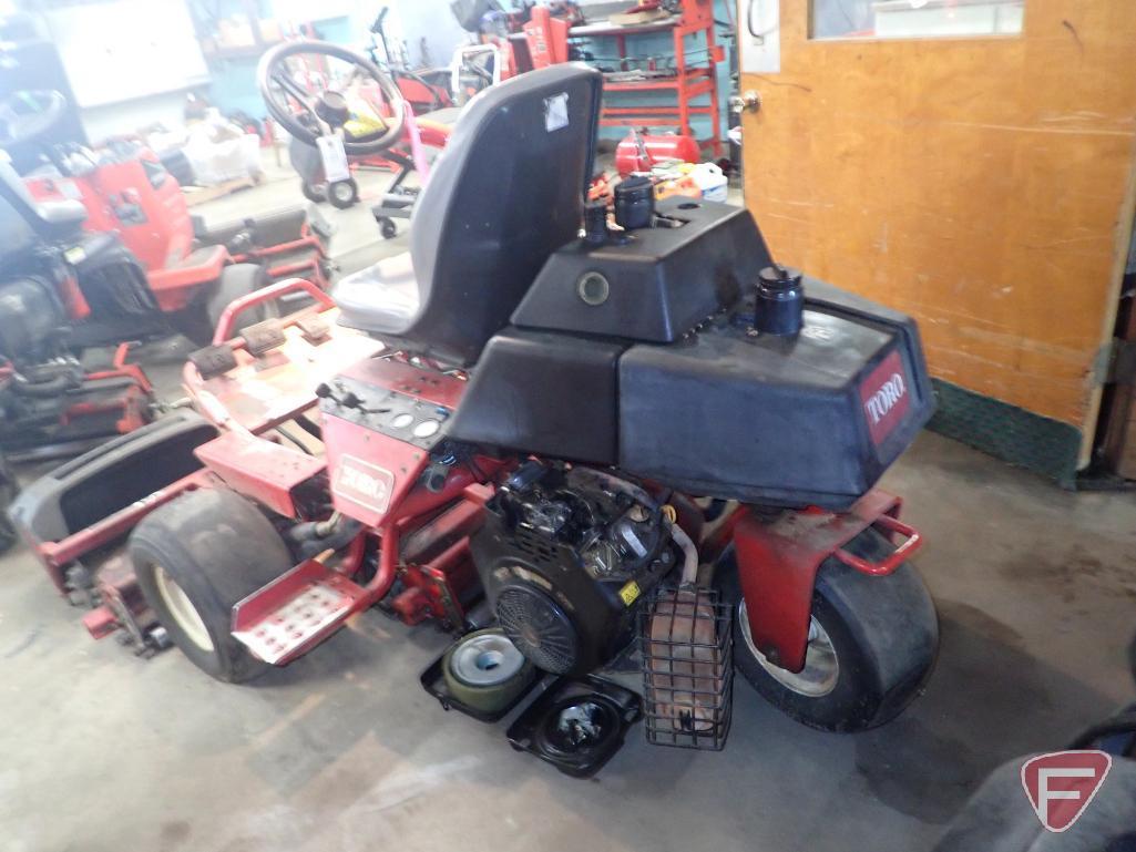 Toro Greensmaster 3100, 2 wheel drive triplex