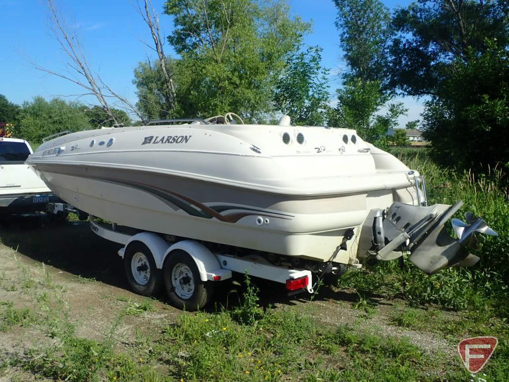 1998 Larson Escape 213 21' 3" fiberglass boat on 1999 Shorelander Trailer