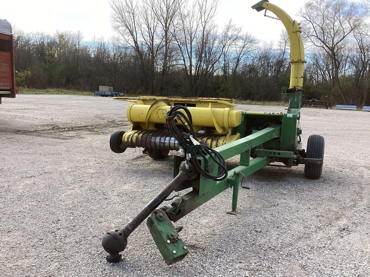 JOHN DEERE 3950 SN: E03950X97519 FORAGE HARVESTER