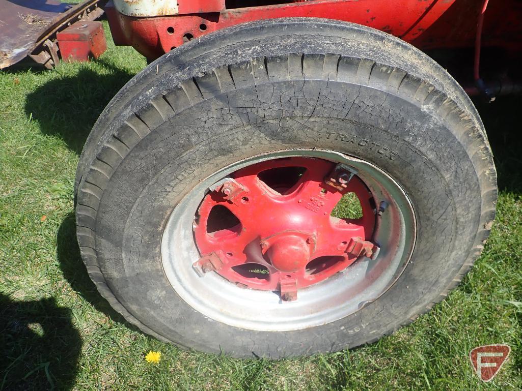 1957 INTERNATIONAL 650 TRACTOR, DIESEL ENGINE, WIDE FRONT