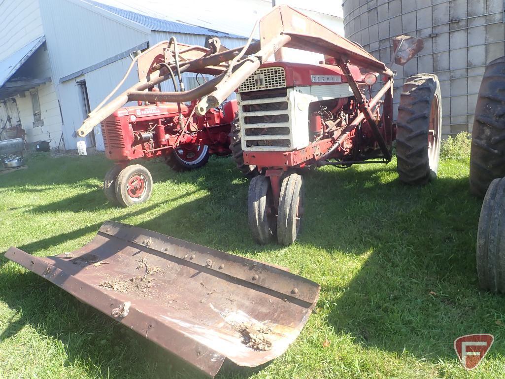 1958 FARMALL 460 TRACTOR, GAS ENGINE, NARROW FRONT, 2 HYDRAULIC REMOTES