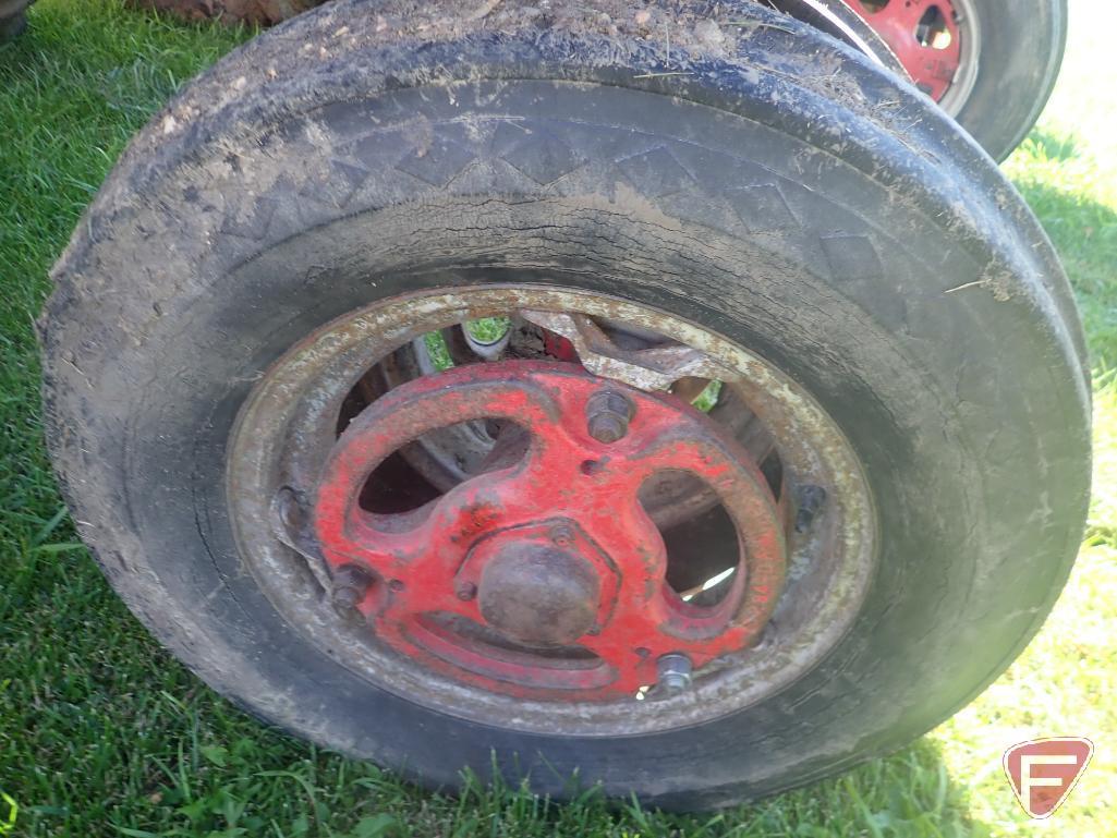 1958 FARMALL 460 TRACTOR, GAS ENGINE, NARROW FRONT, 2 HYDRAULIC REMOTES