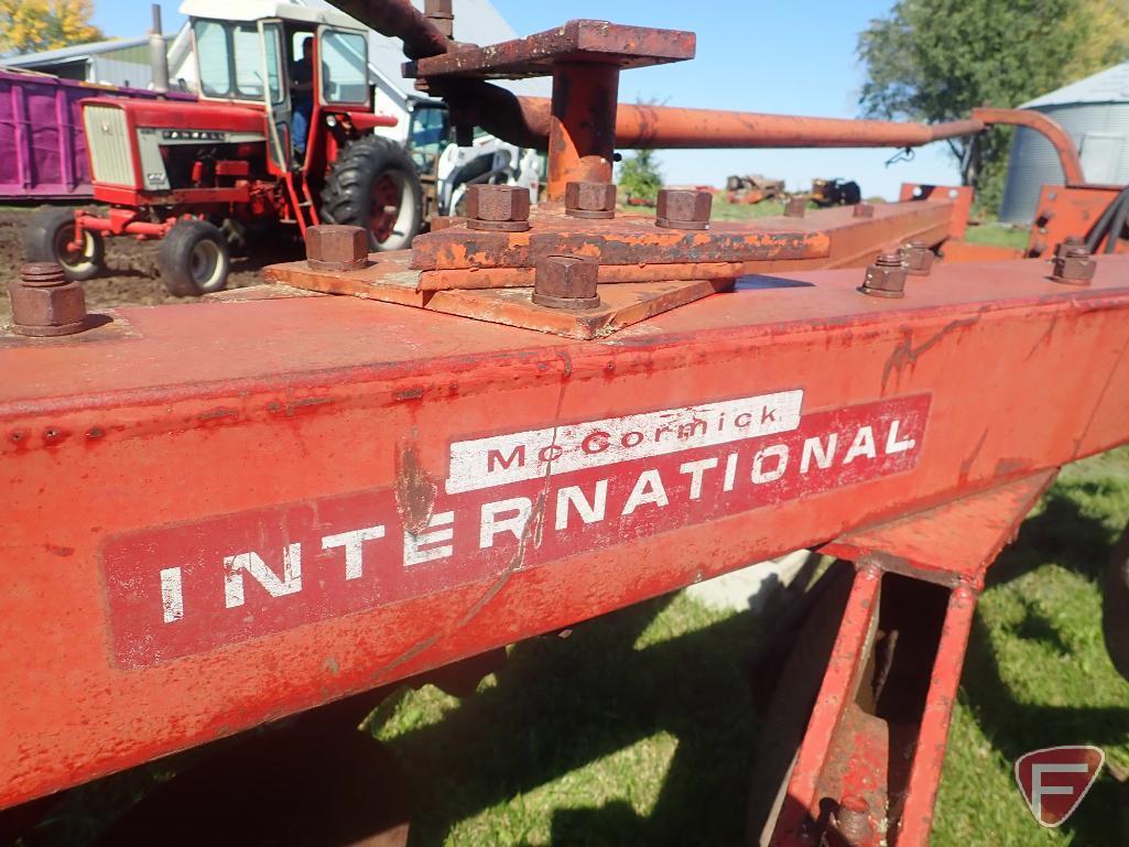 INTERNATIONAL 700 4 BOTTOM SEMI MOUNTED PLOW WITH COULTERS